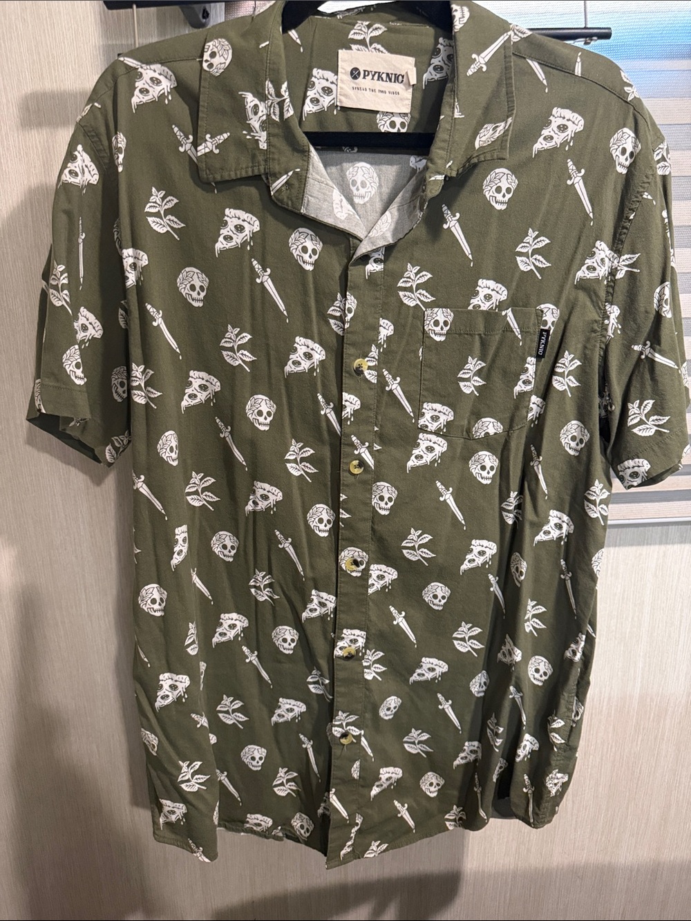 Pykno Olive Short-Sleeve Button-Down Shirt with Skull Print